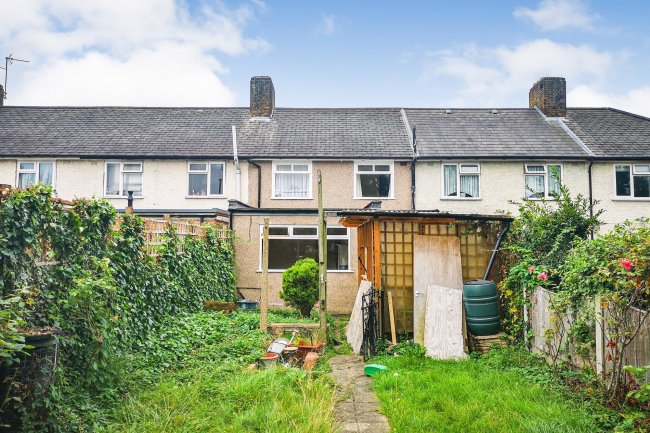 87 Fitzstephen Road, Dagenham, Essex RM8 2YJ 9