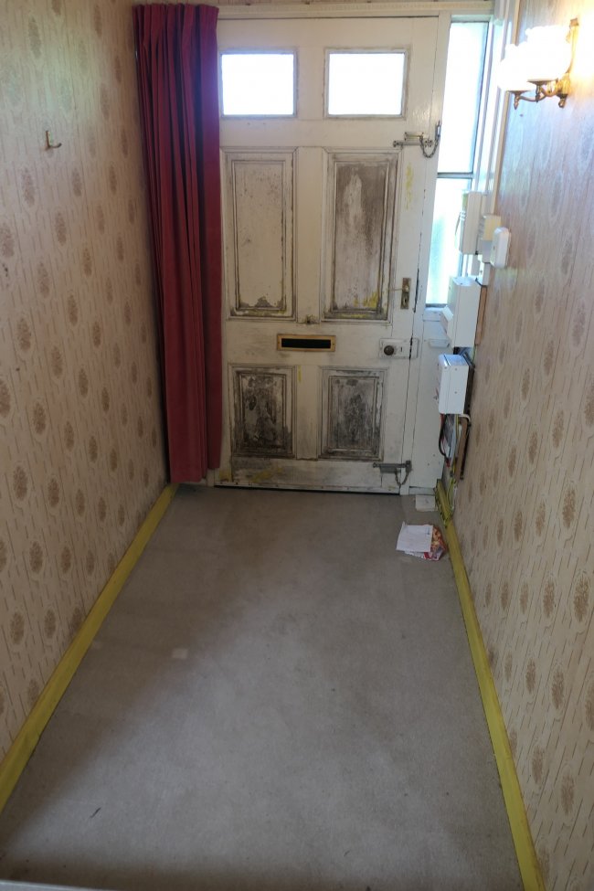 The Bungalow, 3 Sutton Lane, (entrance opposite Grasholm Way) Langley, Slough, Berkshire SL3 8AR 10