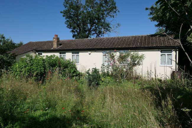 The Bungalow, 3 Sutton Lane, (entrance opposite Grasholm Way) Langley, Slough, Berkshire SL3 8AR 10