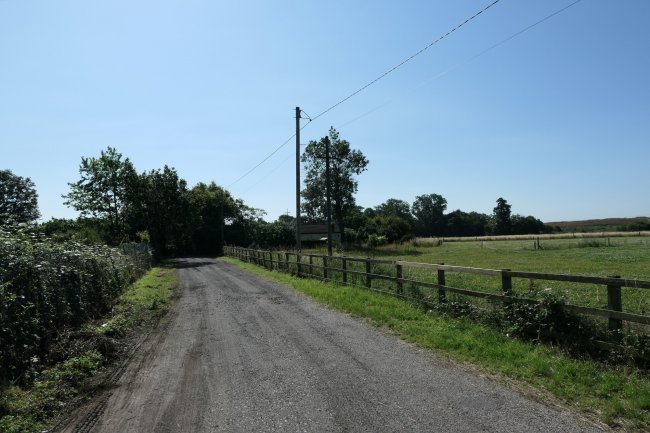 The Bungalow, 3 Sutton Lane, (entrance opposite Grasholm Way) Langley, Slough, Berkshire SL3 8AR 10