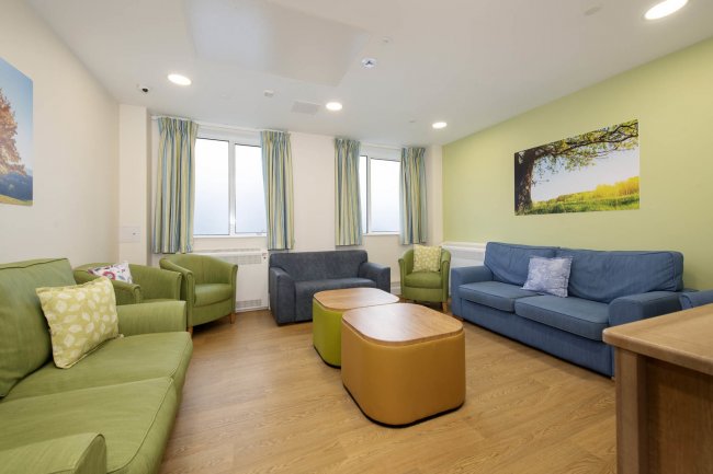 Shottsford House, Heddington Drive, Blandford Forum, Dorset DT11 7HX 6