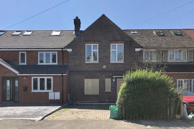 18 Kingsley Road, Barkingside, Essex, IG6 2LL 7