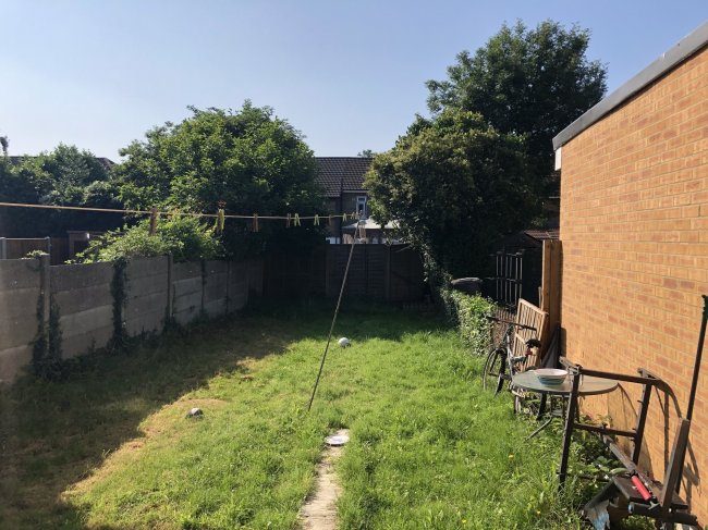 18 Kingsley Road, Barkingside, Essex, IG6 2LL 7
