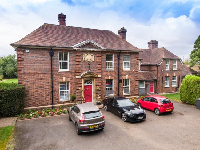 Stretton House, Stretton Court, off Watling Street, Hinckley, Leicestershire, LE10 3HZ 6