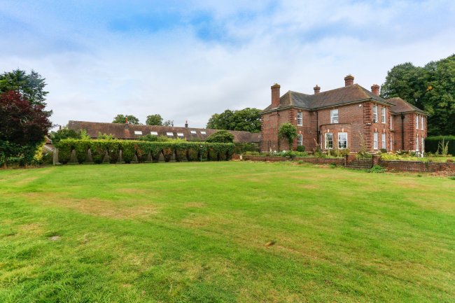 Stretton House, Stretton Court, off Watling Street, Hinckley, Leicestershire, LE10 3HZ 6