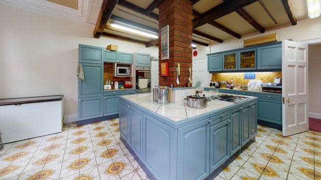 Stretton House, Stretton Court, off Watling Street, Hinckley, Leicestershire, LE10 3HZ 6