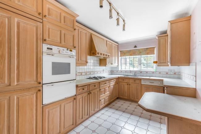 2a Sudbury Hill Close, Wembley, Middlesex, HA0 2QR 5