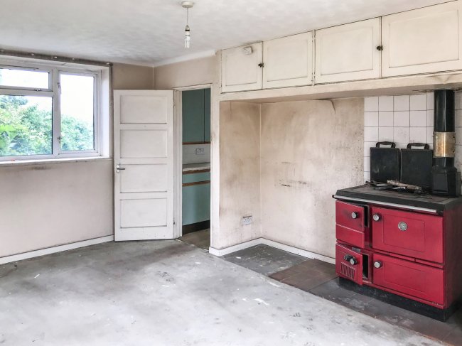 10 Levetts Lane, Bodiam, East Sussex, TN32 5UL
 7