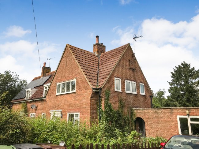 10 Levetts Lane, Bodiam, East Sussex, TN32 5UL
 7