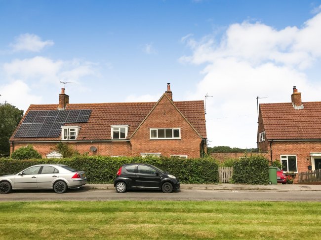 10 Levetts Lane, Bodiam, East Sussex, TN32 5UL
 7