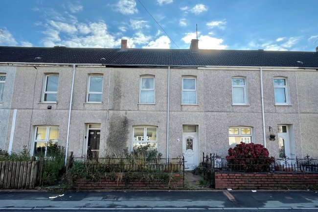 12 Lower Trostre Road, Llanelli SA15 2DY 5