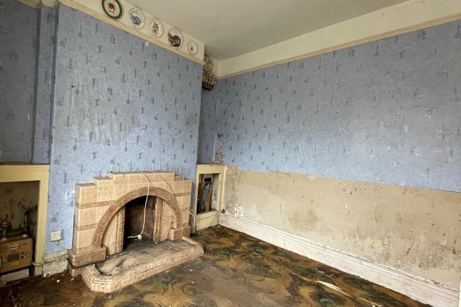 12 Lower Trostre Road, Llanelli SA15 2DY 5