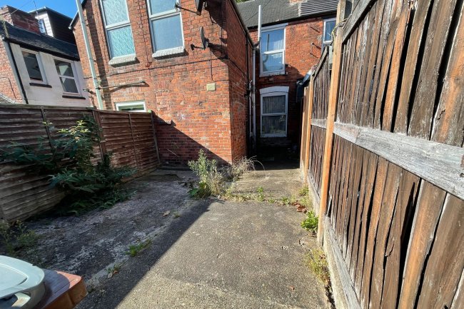 552 Vernon Road, Nottingham, NG6 0BA 9