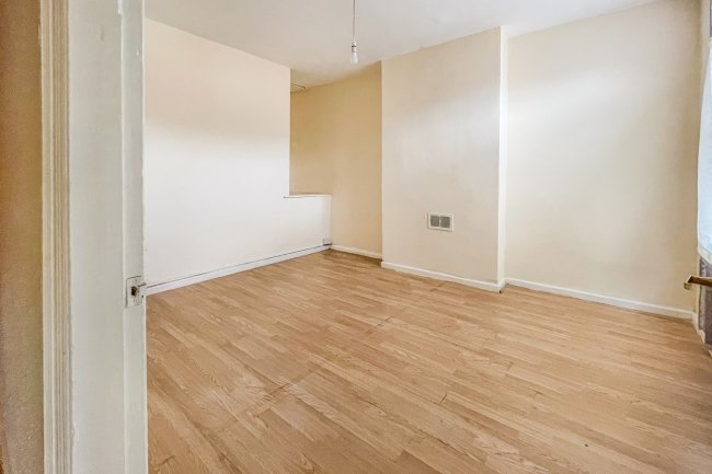 552 Vernon Road, Nottingham, NG6 0BA 9