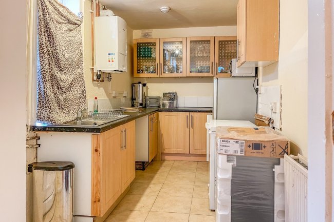 552 Vernon Road, Nottingham, NG6 0BA 9