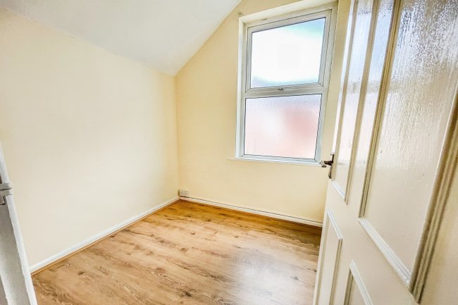 552 Vernon Road, Nottingham, NG6 0BA 9