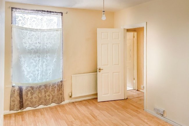 552 Vernon Road, Nottingham, NG6 0BA 9