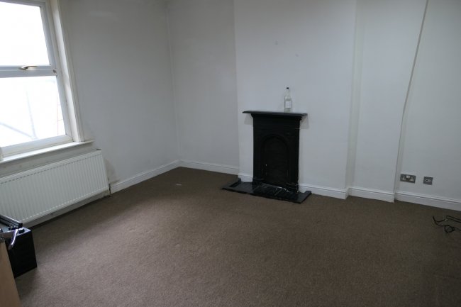 35A & 35B Stockwood Crescent, Luton, Bedfordshire LU1 3SS 5