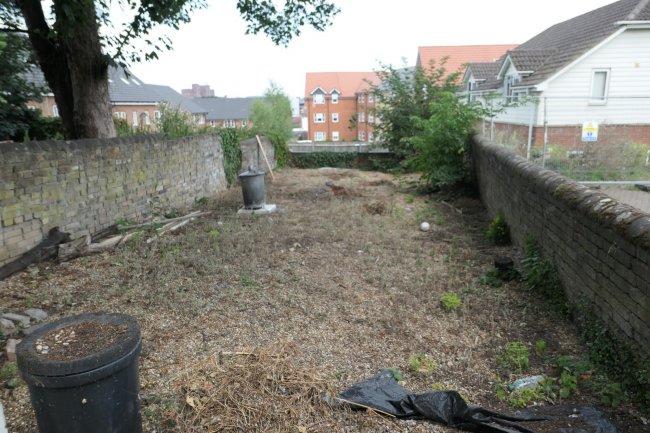 35A & 35B Stockwood Crescent, Luton, Bedfordshire LU1 3SS 5