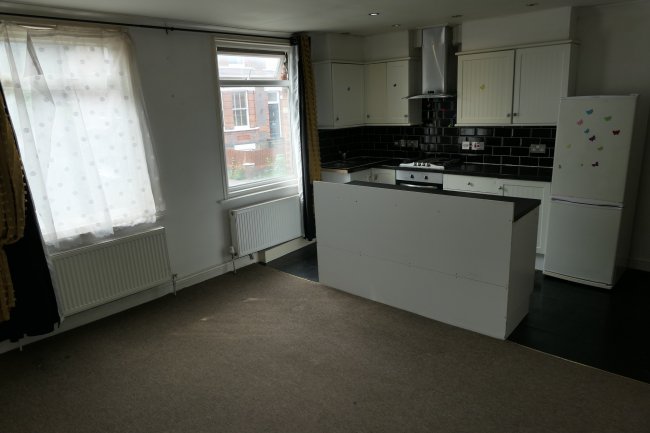 35A & 35B Stockwood Crescent, Luton, Bedfordshire LU1 3SS 5