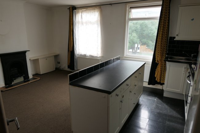 35A & 35B Stockwood Crescent, Luton, Bedfordshire LU1 3SS 5