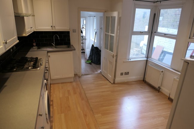 35A & 35B Stockwood Crescent, Luton, Bedfordshire LU1 3SS 5