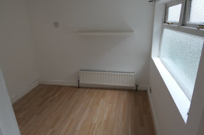 35A & 35B Stockwood Crescent, Luton, Bedfordshire LU1 3SS 5