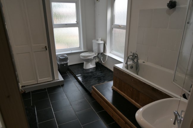 35A & 35B Stockwood Crescent, Luton, Bedfordshire LU1 3SS 5