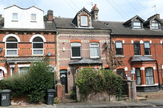 35A & 35B Stockwood Crescent, Luton, Bedfordshire LU1 3SS 5