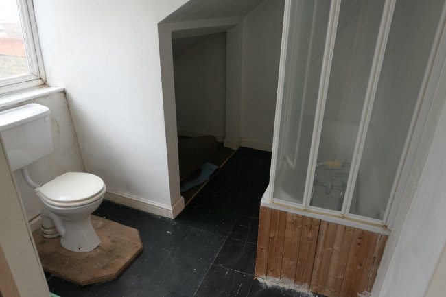 35A & 35B Stockwood Crescent, Luton, Bedfordshire LU1 3SS 5