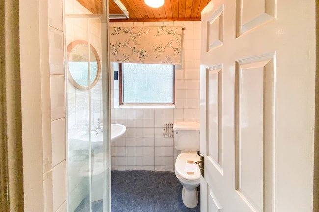 104 Park Road, Enfield EN3 6LW 8