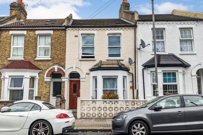 24 Moffat Road, Tooting, London SW17 7EZ 6