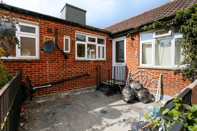 11 High Street, Goring on Thames, RG8 9AT 6