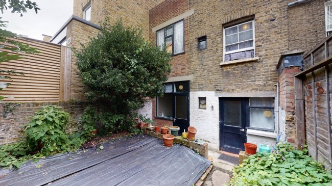 19 Chivalry Road, Battersea, London, SW11 1HT
 3