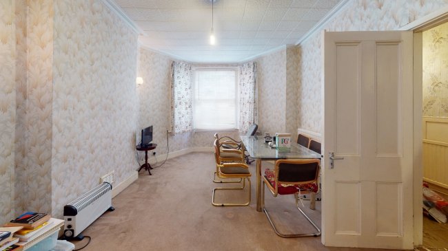 19 Chivalry Road, Battersea, London, SW11 1HT
 3