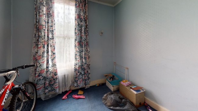 19 Chivalry Road, Battersea, London, SW11 1HT
 3