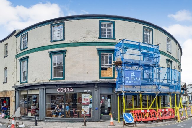 1 Victoria Place, Axminster, Devon EX13 5NQ 2