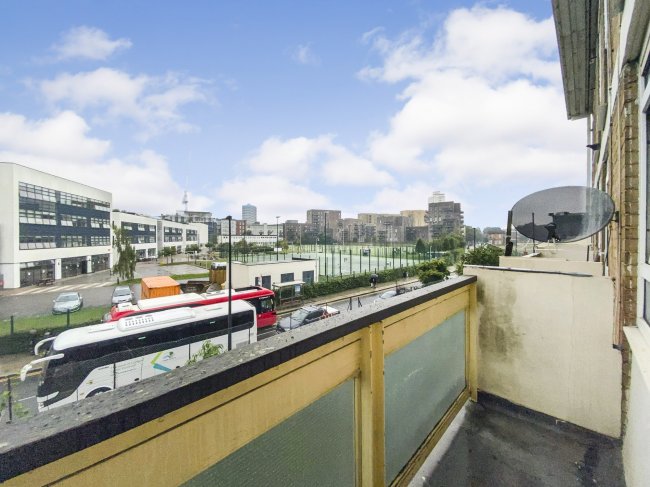 51 Belton Way, London E3 4BA 1