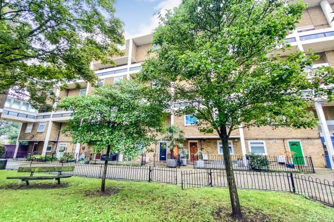 70 Gale Street, London E3 3RP 1