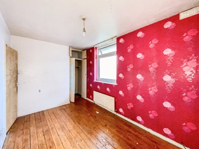 70 Gale Street, London E3 3RP 1