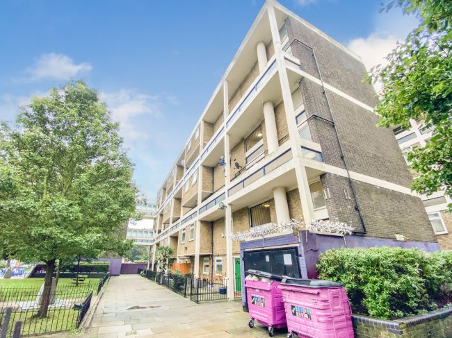 70 Gale Street, London E3 3RP 1