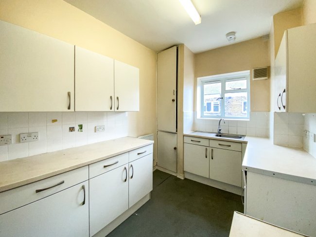 74 Kerbey Street, London E14 6AW 5