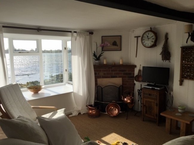 Elizabeth Cottage, High Street, Bosham, Chichester PO18 8LS 9