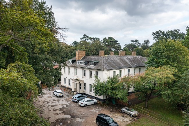 Darenth Grange, Darenth Hill, Darenth, Dartford DA2 7QR 4