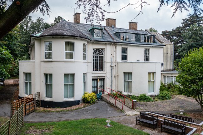 Darenth Grange, Darenth Hill, Darenth, Dartford DA2 7QR 4