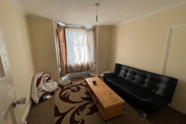 23 Jersey Road, Hounslow, Middlesex, TW3 4BQ 9