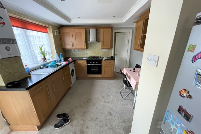 19 Penge Lane, London SE20 7DU
 1