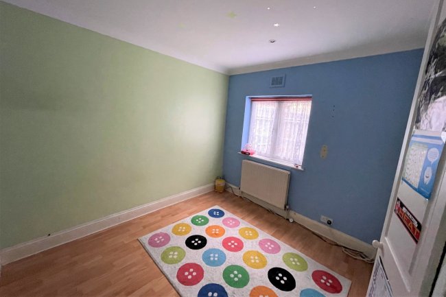 19 Penge Lane, London SE20 7DU
 1