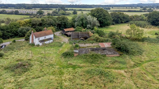 Quince Hall Farm, Chelmsford Road, Blackmore, Ingatestone, Essex CM4 0PZ
 2