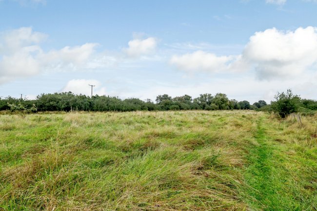 Quince Hall Farm, Chelmsford Road, Blackmore, Ingatestone, Essex CM4 0PZ
 2